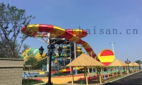网红水滑梯，夏日清凉狂欢盛宴